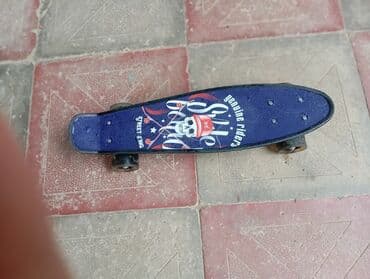 Penny tipli kiçik skeytbord - Gövdə: sıx plastikdən, kompakt