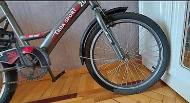 Детский мир: İşlənmiş velosiped satılır. Təkərləri boşalıb. Dəmirinin bəzi — 2