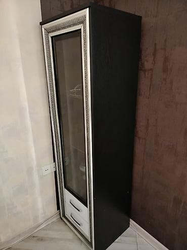 Şüşəli dolab vitrini, İşlənmiş, Ünvandan götürmə — 1