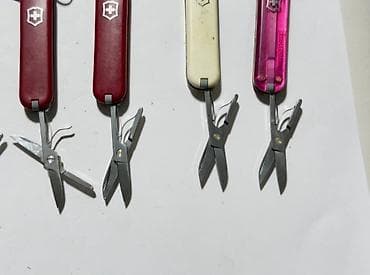 Victorinox bıçaqları Müxtəlif rənglərdə, kompakt ölçülü cib bıçaqları — 3