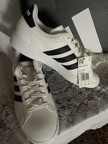 Adidas Grand Court 2.0 kişi krossovkaları - Model: Grand Court 2.0 -