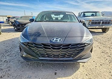masin səkilləri: Hyundai Elantra, qara rəng, sedan kuzov. Əsas xüsusiyyətlər: - — 1