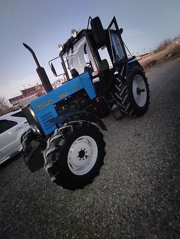 egzoz: Belarus 1221.2 traktor - Model: Belarus 1221.2 (MTZ) - Rəng: mavi — 2