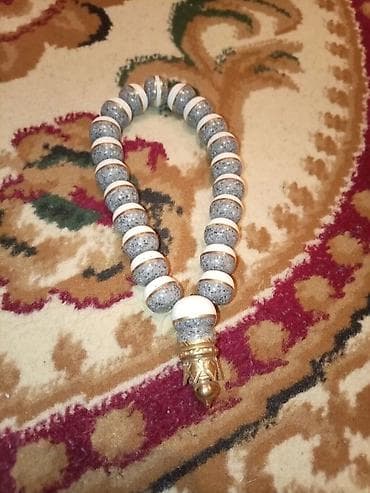 Наручные часы: Ağ və boz rəngli dekorativ təsbeh əl işidi zonda duzelib - Material — 3