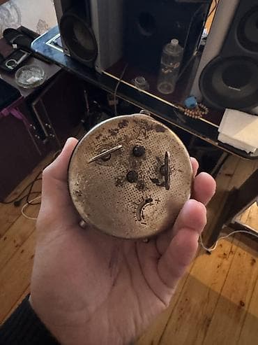 saat casio: Məhsulü: Sovet istehsalı “Слава/Slava” mexaniki masa/zəngli saat — 2