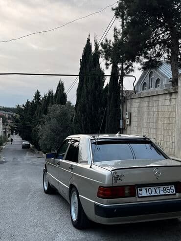 turbo az c class: Mercedes-Benz 190: 2 l | 1991 il Sedan — 17