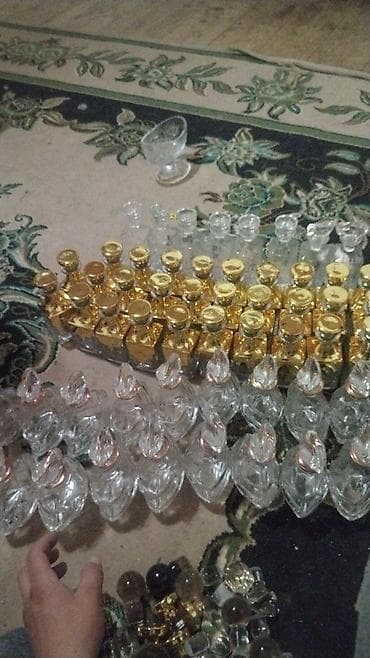 qizil dedektoru: Şüşə ətir flakonları – müxtəlif model və həcmdə boş qablar - — 1