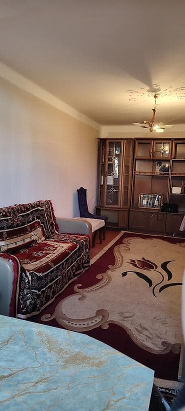 2 otaql: Bakı, Bakıxanov qəs., 2 otaqlı, Köhnə tikili, 42 kv. m — 2