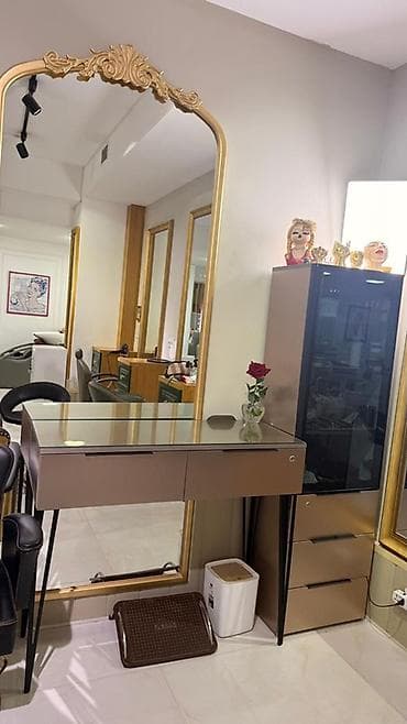 Gözəllik salonu üçün vizaj/saç stansiyası mebeli dəsti - Zərif — 3