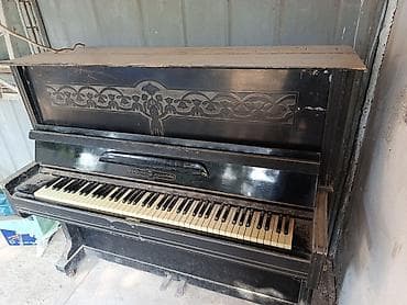Köhnə üslublu upright pianino – “Фабрика им. Молотова, Борисов (БССР)” — 3