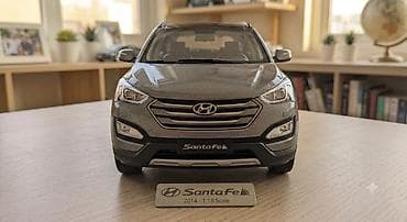 mini disk: Hyundai Santa Fe 2014 modelinin 1:18 miqyaslı kolleksiya avtomobili — 4