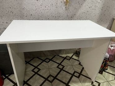 стенка для спальни: Ağ rəngli mebel dəsti Tərkib: - İş masası: düzbucaqlı forma, sadə — 5