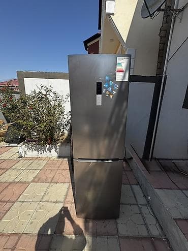 soyuducu alan: Bosch iki qapılı soyuducu (alt kamerası dondurucu) - Rəng — 1
