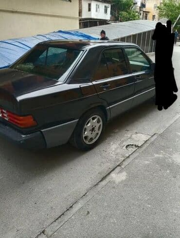 turbo az c class: Mercedes-Benz 190: 2 l | 1993 il Sedan — 4
