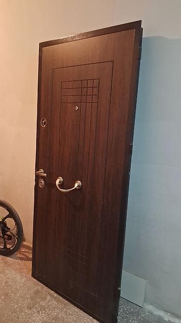 dus kabina: Seyf qapı bəzi kəsilib çıxardılıb zamoku zədəlidir kilidə düşmüşdü — 3