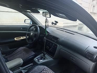 aqua disk: Volkswagen Passat: 1.8 l | 1988 il Sedan — 4