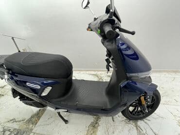 velosiped ucun isiqlar: Elektrik moped Motor: 1500 W Maksimal sürət: 72 km/s Maksimal məsafə — 5