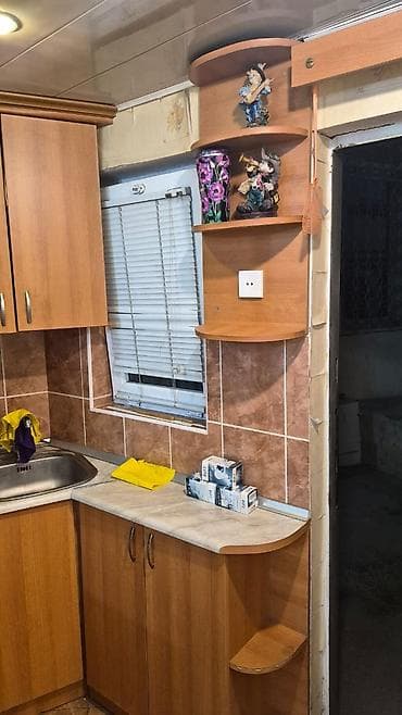 neftcalada satilan evler: İceri Seher metrosuna 3 deqiqeliy mesafede Axundov Baginin yaninda 2 — 2