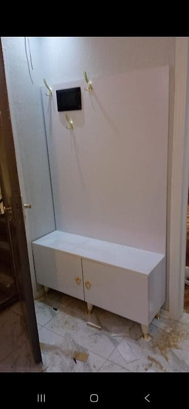 qapi demir qapi seyf qapi: Mebel dəsti – qızılı detallı qara və ağ dizayn Tərkib: - 4 qapılı — 8