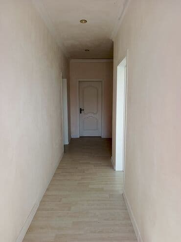 zabratda is elanlari: Satılır:Yeni Suraxanı 106 nömrəli marşrutun axrında 2 sotda 7 daş — 5