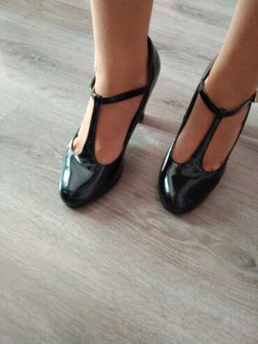 4xl nece razmerdi: Tuflilər, Ölçü: 38, rəng - Qara, Yeni — 1