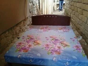 seyf qapilar bakida: Taxt
Yeni hazirlari var — 1