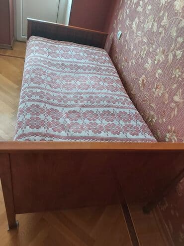 Volkswagen: Односпальная кровать, Без подьемного механизма, Без матраса, Без выдвижных ящиков — 1