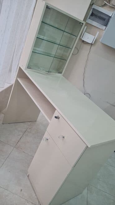 Manikür üçün masa