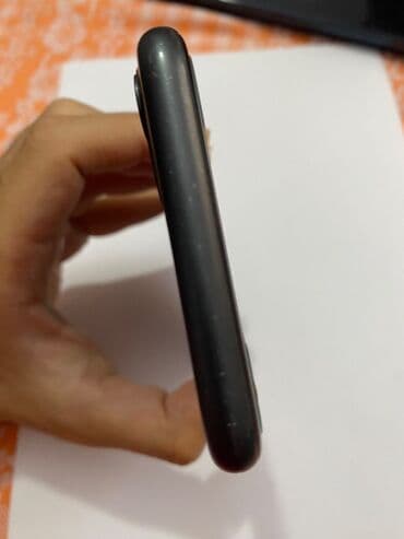 səs kalonkası: IPhone 11, 128 GB, Face ID — 4