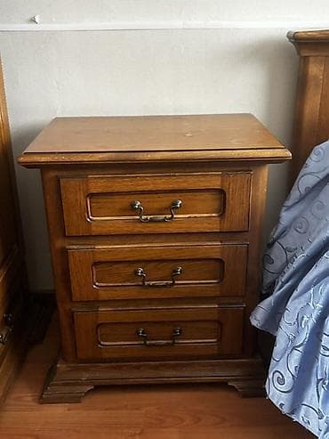 Rumin mebelidir.Klassik üslubda yataq otağı mebel dəsti Tərkibi: - 4 — 5