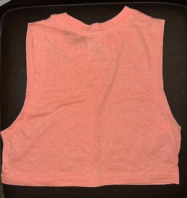 yeni model koftalar: S/m geder tezedir. Hec bir leke yoxdu yay koftasidi 4 manat — 1