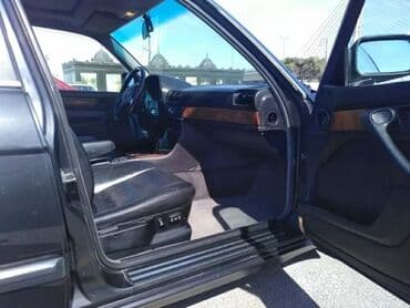 tək oturacaqlar: Mercedes-Benz : 4 l | 1994 il Sedan — 4
