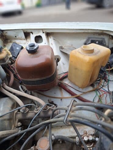 ваза стеклянная прозрачная высокая без узора: VAZ 2106 sedan - Korpus: Ağ rəng, 4 qapı, xrom ön-arka bamperlər — 9