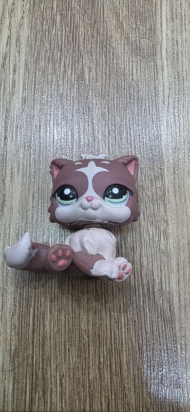 fiqur alcipan: Məhsul: Koleksioner fiquru – pişik balası LPS Təsvir: - Dizayn: Böyük — 1