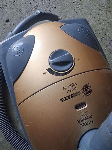 pilesos: ZELC markalı tozsoran satılır. Model: ZVC-812. Gücü 1200 W — 2