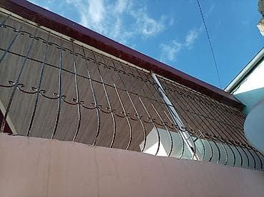 çen su: Metall barmaqlıqlı eyvan üçün dam örtüyü - Material: dekorativ taxta — 3