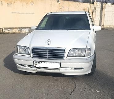 oturacaqlar masin: Mercedes-Benz C-Class sedan - Kuzov: ağ rəngli 4 qapılı sedan — 7