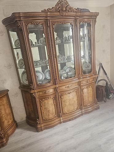 jurnali masa: Klassik üslubda qonaq otağı üçün mebel dəsti Tərkibi: - Böyük — 2