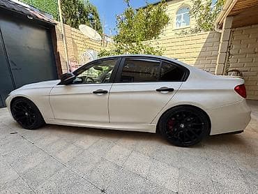 BMW 3 series: 2 l | 2013 il Sedan