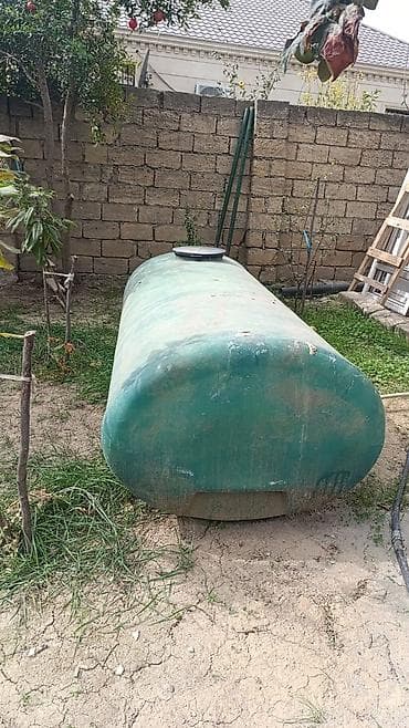 simsek su baklari: PLASTİK SƏFFAF YASİL RƏNGDƏ SU CƏNİ 1 TON YARİM 1500 - — 3