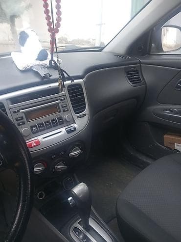 priora sukan: Kia Rio sedan - Kuzov: qara rəng, 4 qapı, arxa spoiler, xrom qapı — 10