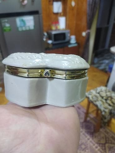 sandiq aliram: Porşelen zərgərlik/qutu - Material: parlaq qlazurlu keramika/porşelen — 2