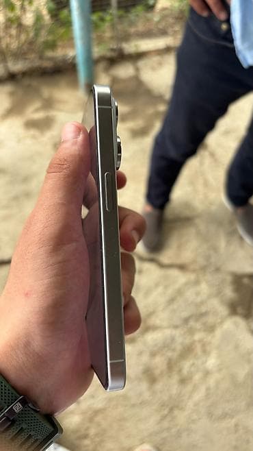 tv bu 2: IPhone 15 Pro, 256 GB, Ağ, Zəmanət, Simsiz şarj, Face ID — 7