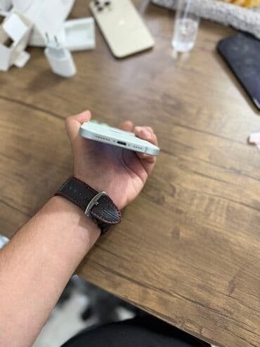 iphone 5s qiyməti: IPhone 15 Plus, 128 GB, Alpine Green, Zəmanət — 5