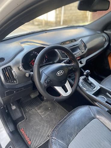 kia satisi: Kia Sportage: 2 l | 2010 il Krossover — 4