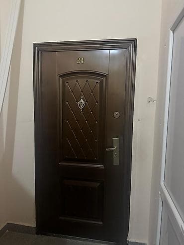 qapi setkasi: *140 Azn* Seyf qapı satılır. Yaxşı vəziyyətdədir. Ünvan: Yasamal — 1