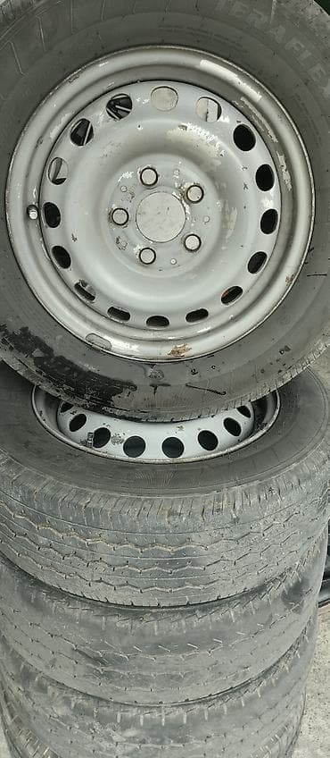 Satılır: 4 ədəd şin və polad disk komplekti - Ölçü: 195/70 R15C lalafo.az -da Satılır: 4 ədəd şin və polad disk komplekti - Ölçü: 195/70 R15C