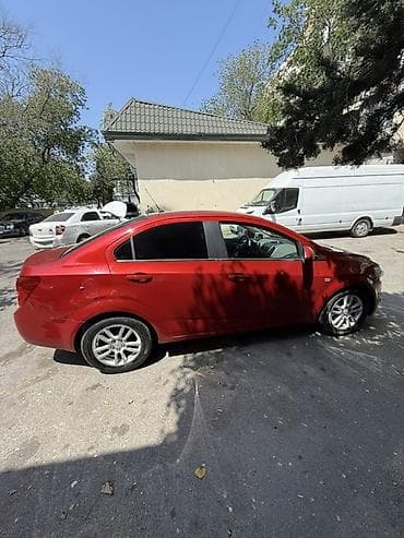 gubre satisi: Chevrolet Aveo sedan – qırmızı rəng Xüsusiyyətlər və komplektasiya: - — 6