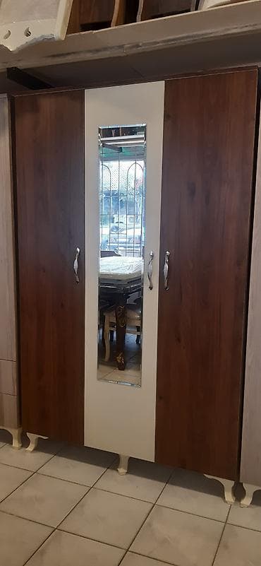 skaflar: 3 Qapi Dolablar Hal Hazirda Anbarda Movcuddur. Sifariwlede ne reng — 2