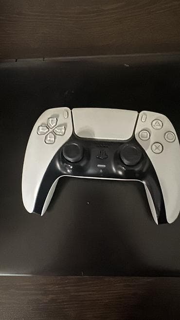 PlayStation 5 DualSense oyun pultu - Rəng: ağ-qara - USB-C ilə şarj lalafo.az -da PlayStation 5 DualSense oyun pultu - Rəng: ağ-qara - USB-C ilə şarj